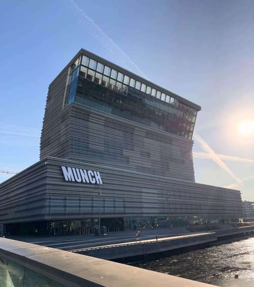 The MUNCH Museum in Bjørvika in the daytime.