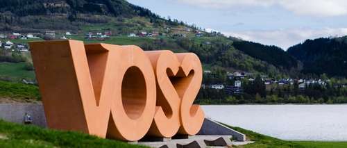 Sign on Voss.