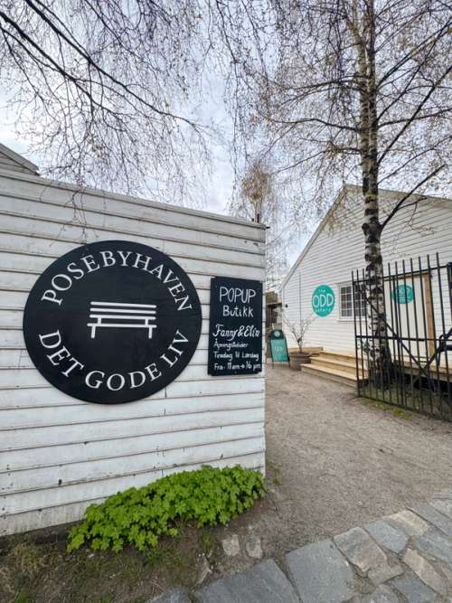 The entrance to the backyard of Posebyhaven.