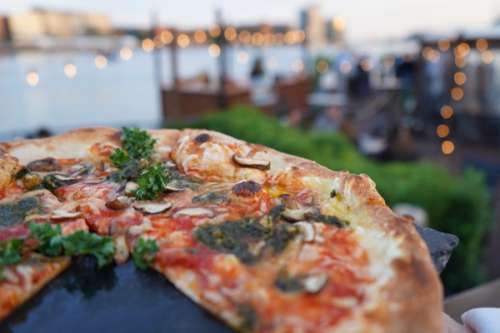 Pizza hos Green Island