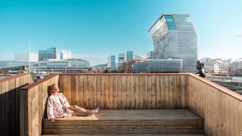 Kvinne ved sauna.