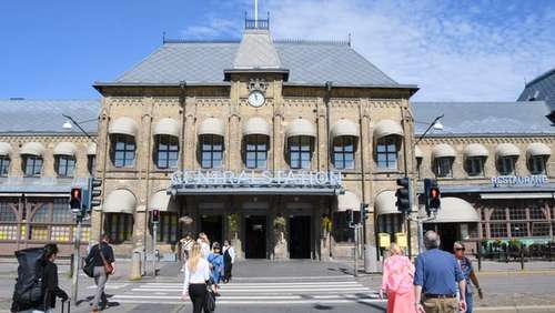 The entrance to Gothenburg train station.