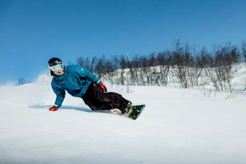 Person køyrer snøbrett