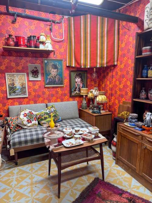 Living room furnished by DesignKollektivet in 70s style.