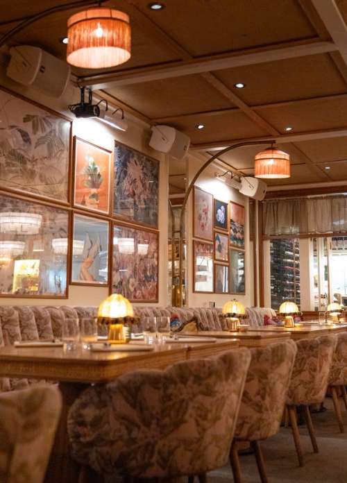 Cheri-lee has a cozy atmosphere in their restaurant.